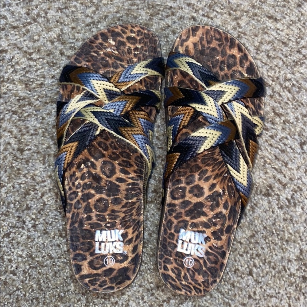 Muk Luk Leopard strapped sandals